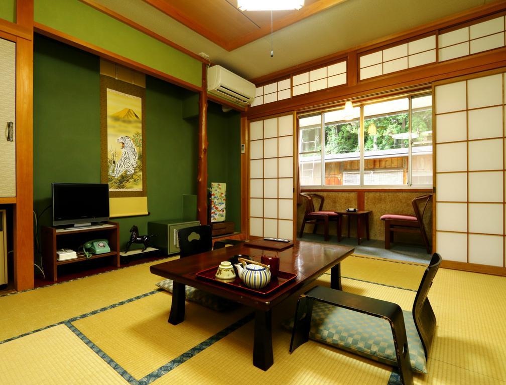 Miyamaso Hotel Takayama  Bagian luar foto