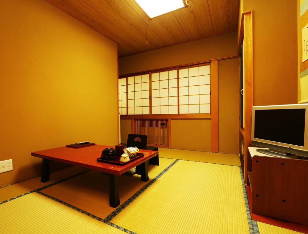 Miyamaso Hotel Takayama  Bagian luar foto