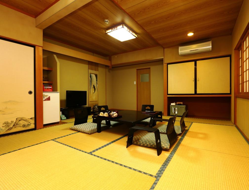 Miyamaso Hotel Takayama  Bagian luar foto